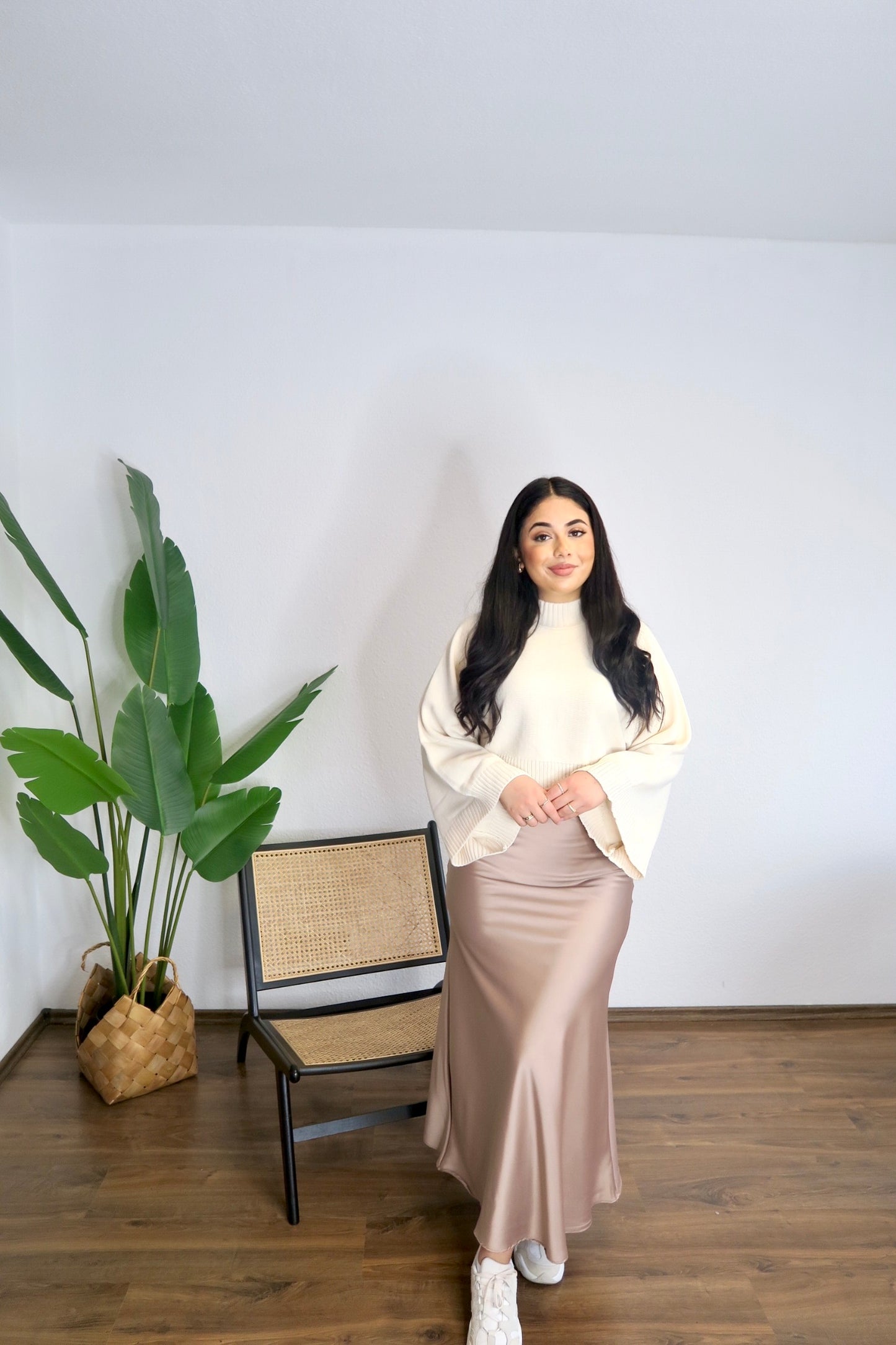 INAYA satin skirt in beige