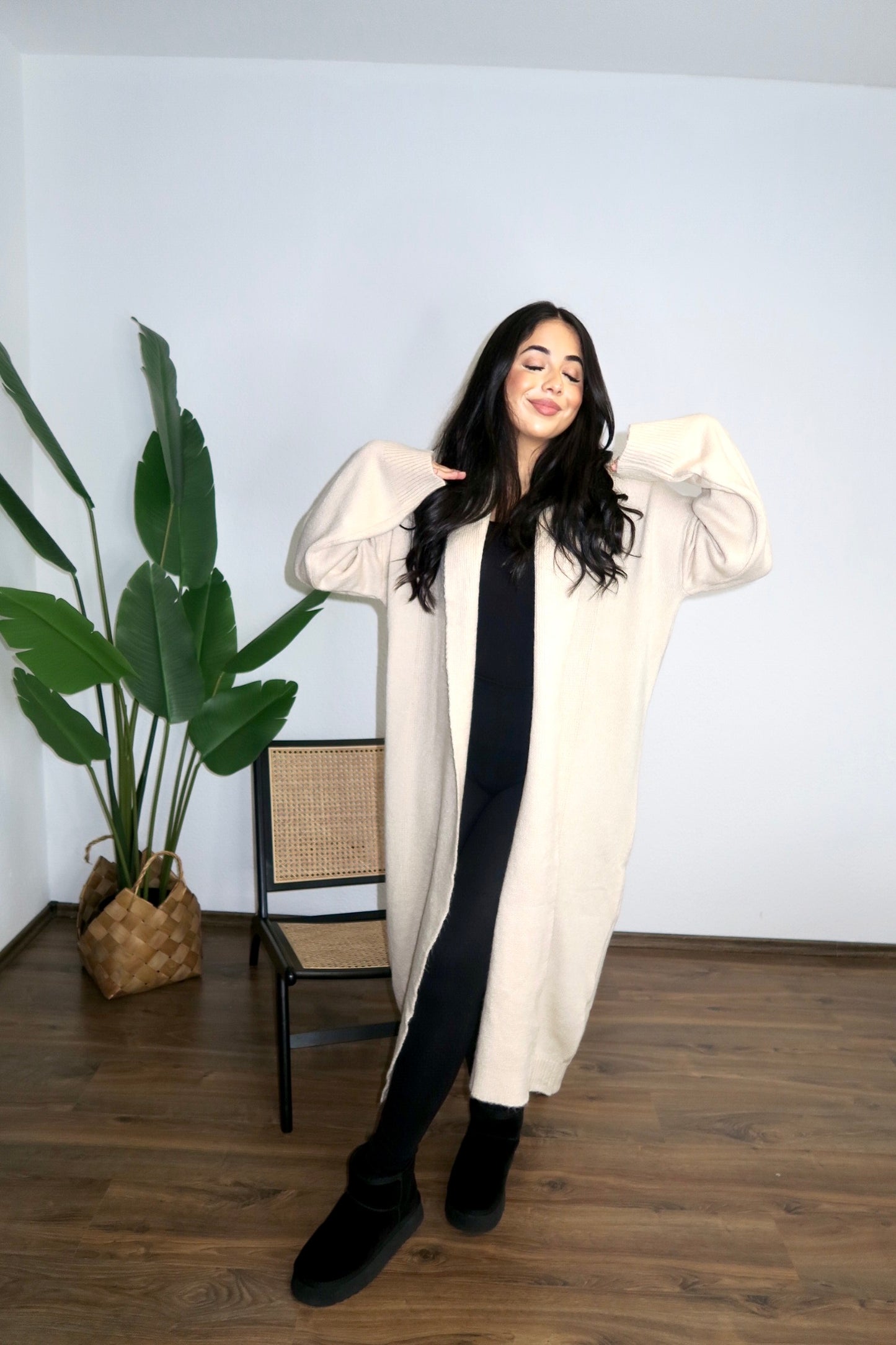 LAMIYA Cardigan in cream